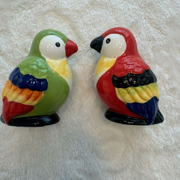 Pier 1 Salt and Pepper Shakers Kitchen Decor Birds Parrots Macaw Set Colorful - Picture 3 of 8